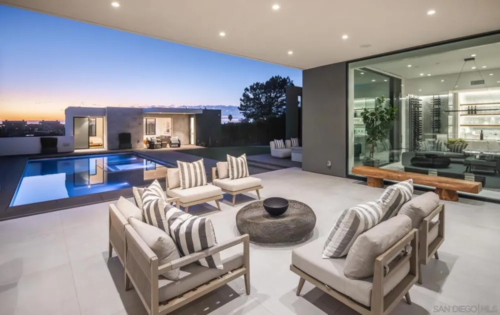 521 S Rios Ave Solana Beach, CA 92075