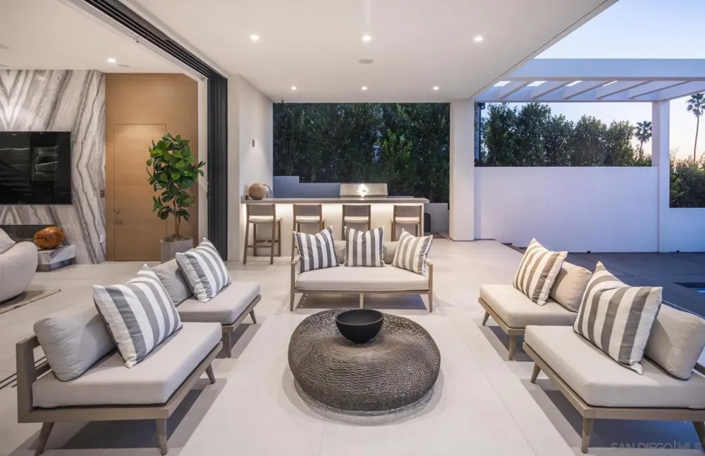 521 S Rios Ave Solana Beach, CA 92075