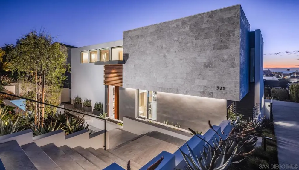 521 S Rios Ave Solana Beach, CA 92075