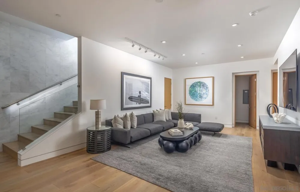 521 S Rios Ave Solana Beach, CA 92075