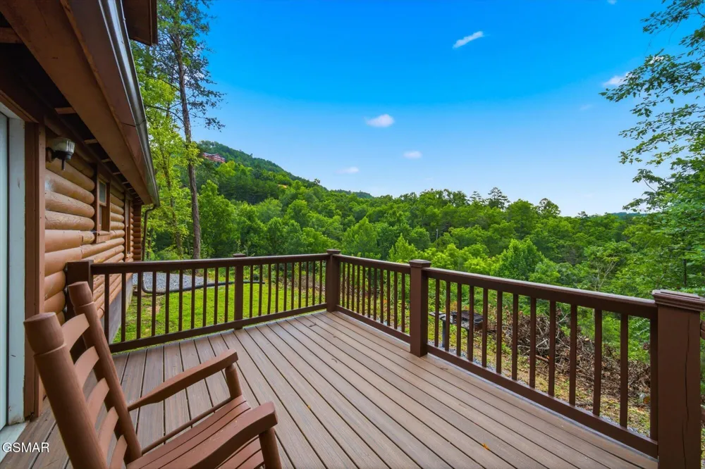 1736 Walker Trail Sevierville, TN 37876