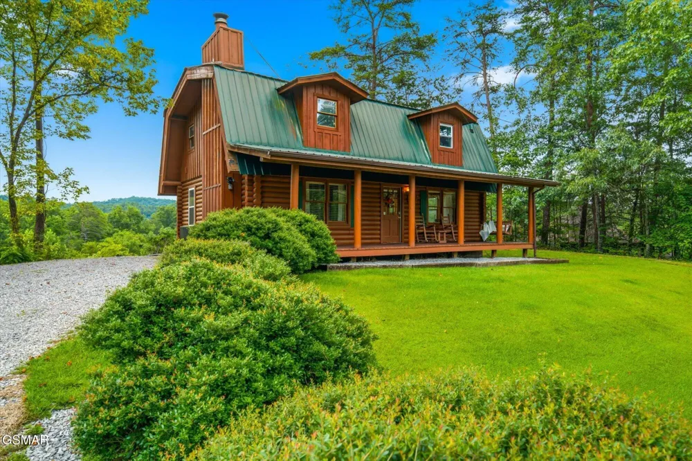 1736 Walker Trail Sevierville, TN 37876