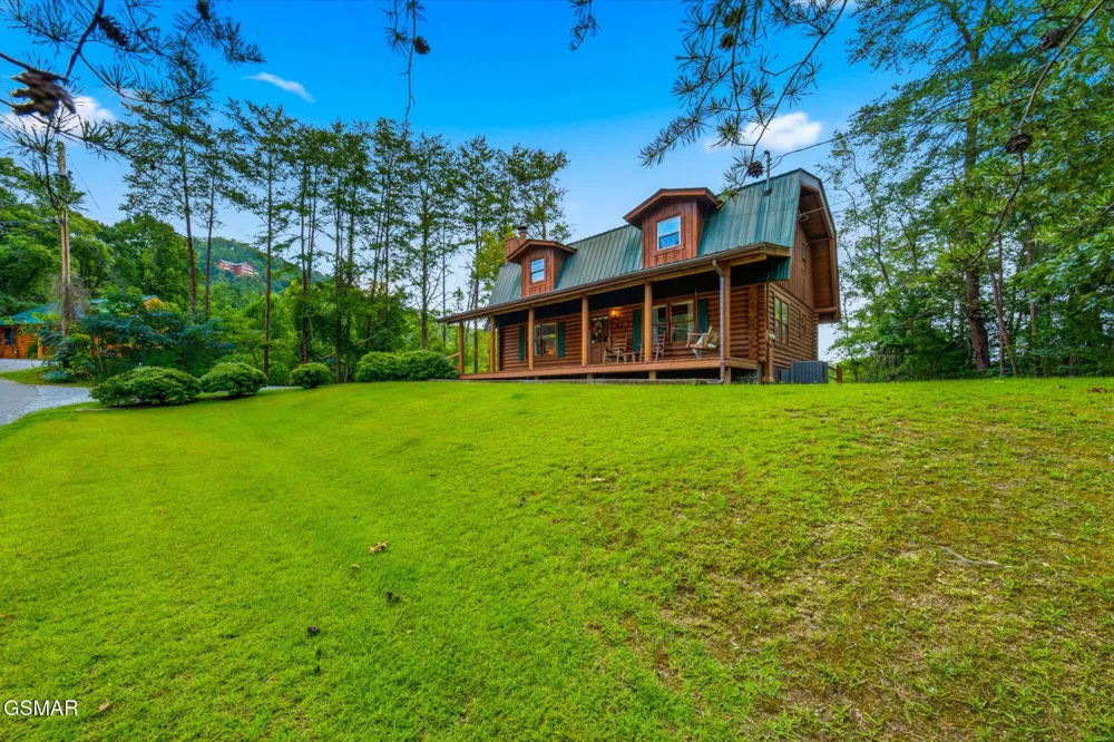 1736 Walker Trail Sevierville, TN 37876