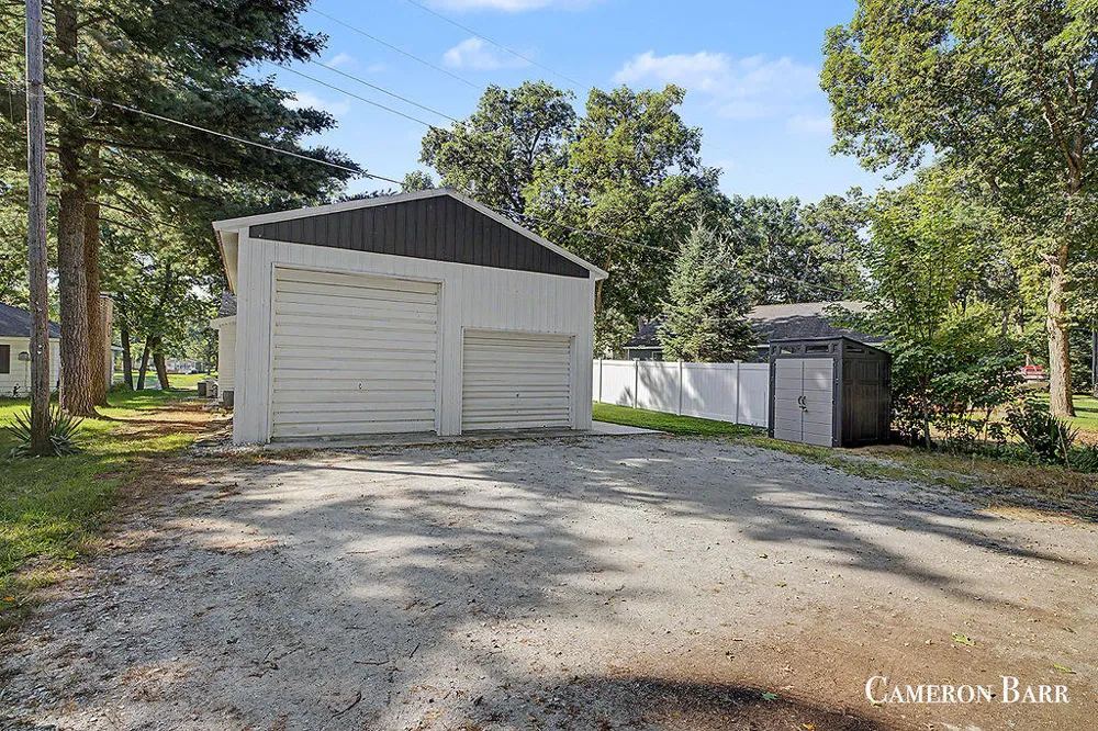1514 E Cove Point Drive Newaygo, MI 49337