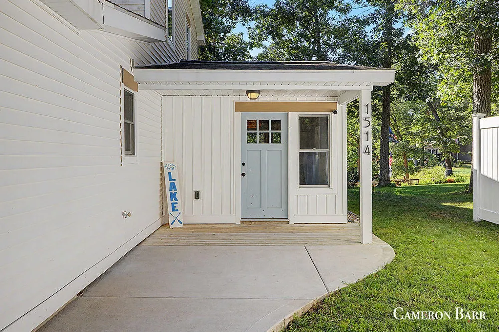 1514 E Cove Point Drive Newaygo, MI 49337