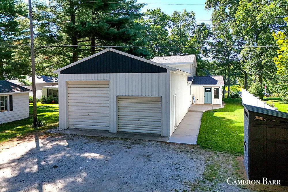 1514 E Cove Point Drive Newaygo, MI 49337