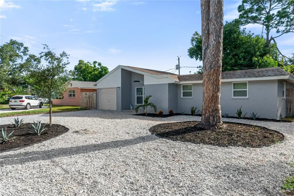 420 MELODY CIRCLE Sarasota, FL 34237