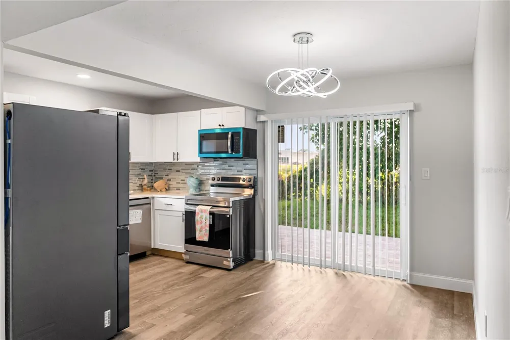 420 MELODY CIRCLE Sarasota, FL 34237