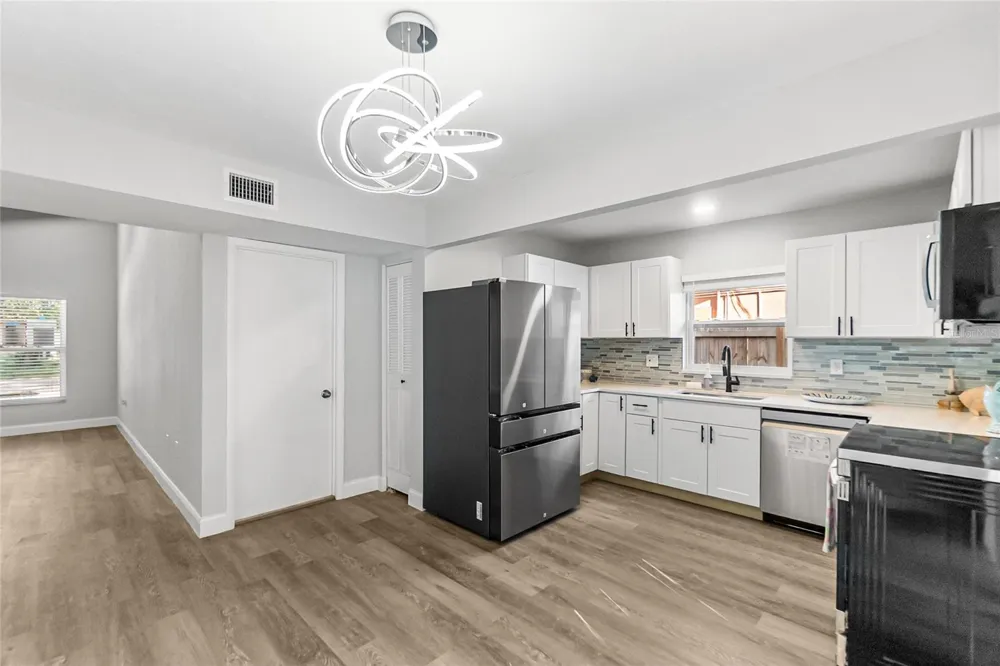 420 MELODY CIRCLE Sarasota, FL 34237