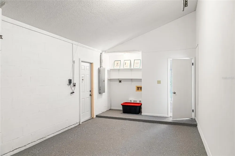 420 MELODY CIRCLE Sarasota, FL 34237