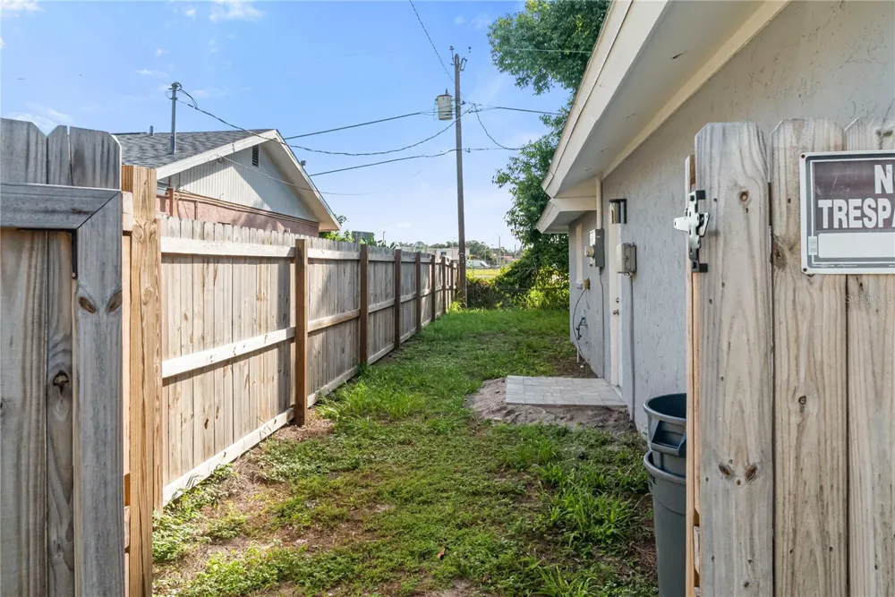 420 MELODY CIRCLE Sarasota, FL 34237