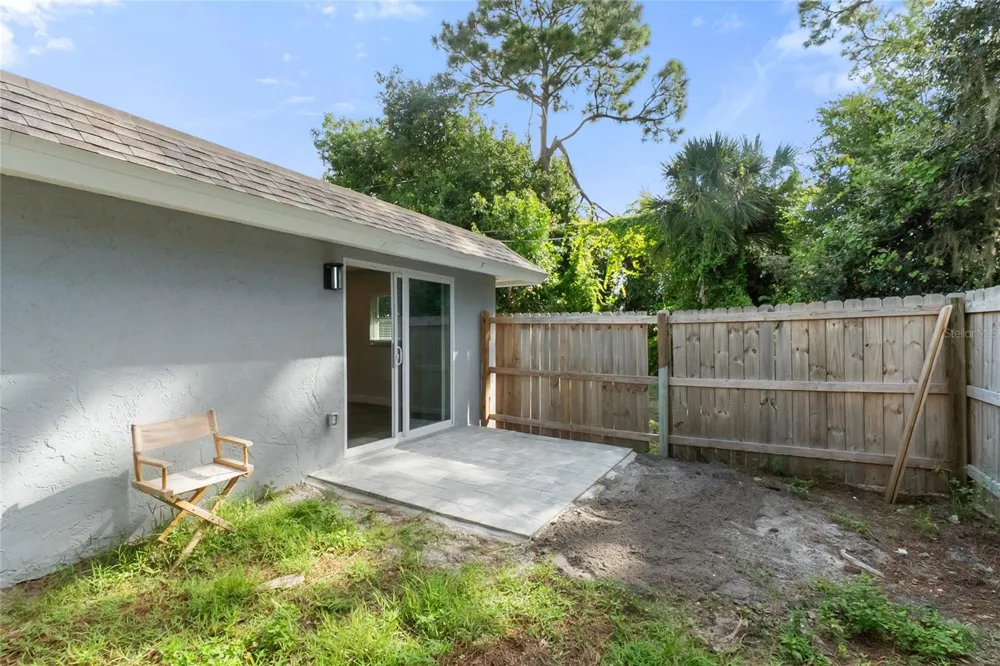 420 MELODY CIRCLE Sarasota, FL 34237
