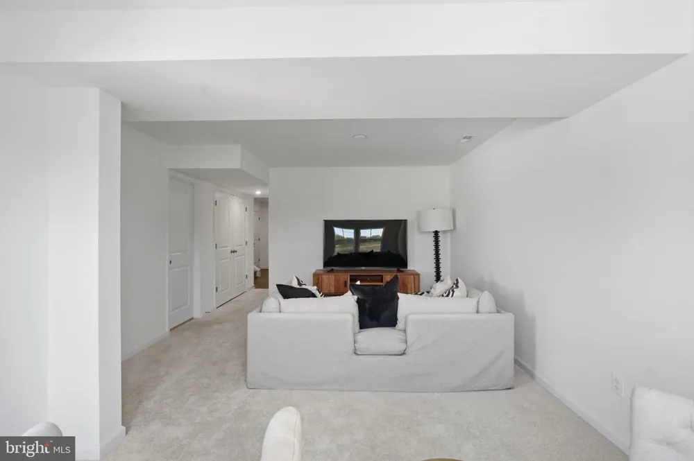 29 SCAMMEL DRIVE Bunker Hill, WV 25413