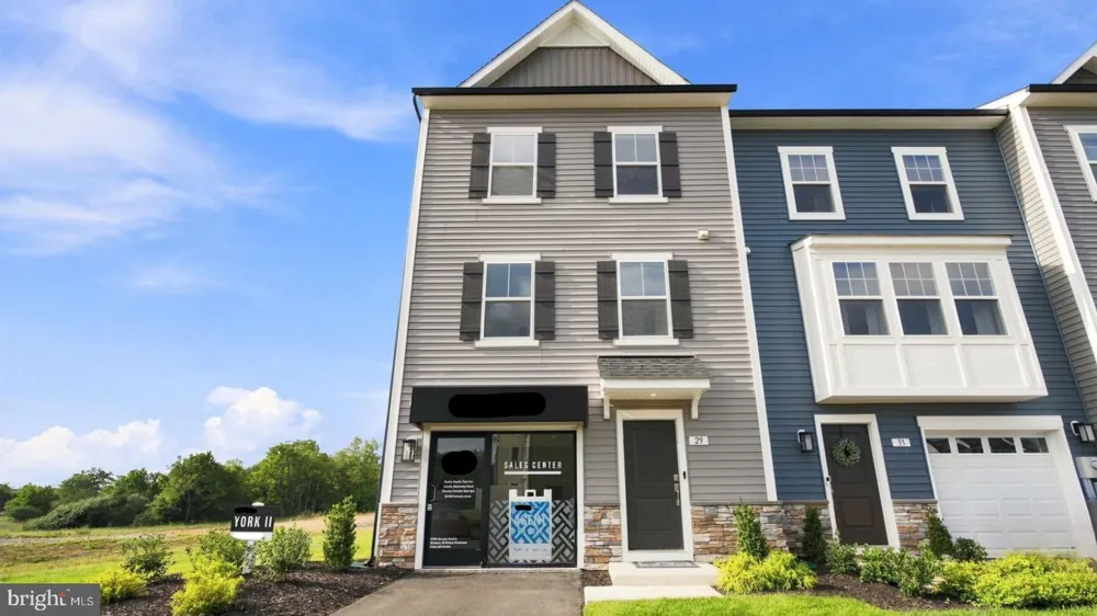 29 SCAMMEL DRIVE Bunker Hill, WV 25413