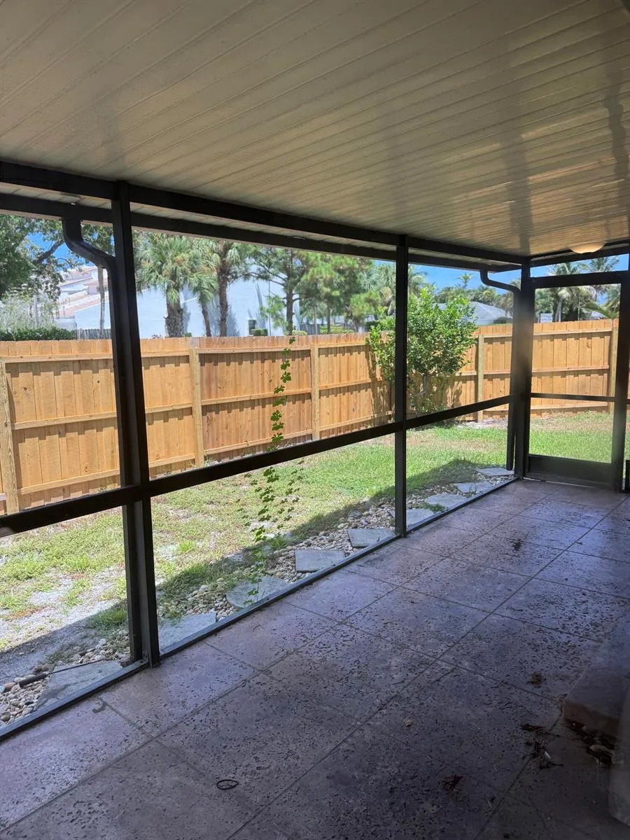 121 BEAUMONT LANE Palm Beach Gardens, FL 33410