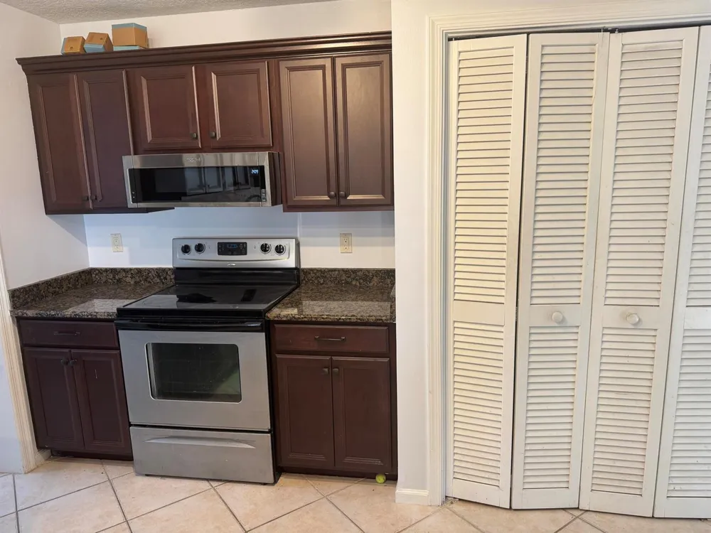 121 BEAUMONT LANE Palm Beach Gardens, FL 33410