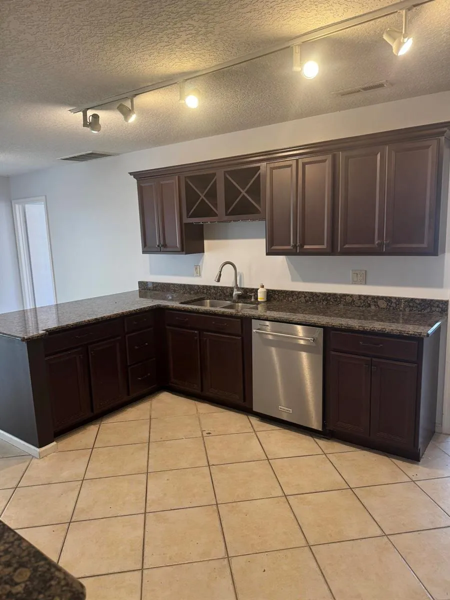 121 BEAUMONT LANE Palm Beach Gardens, FL 33410