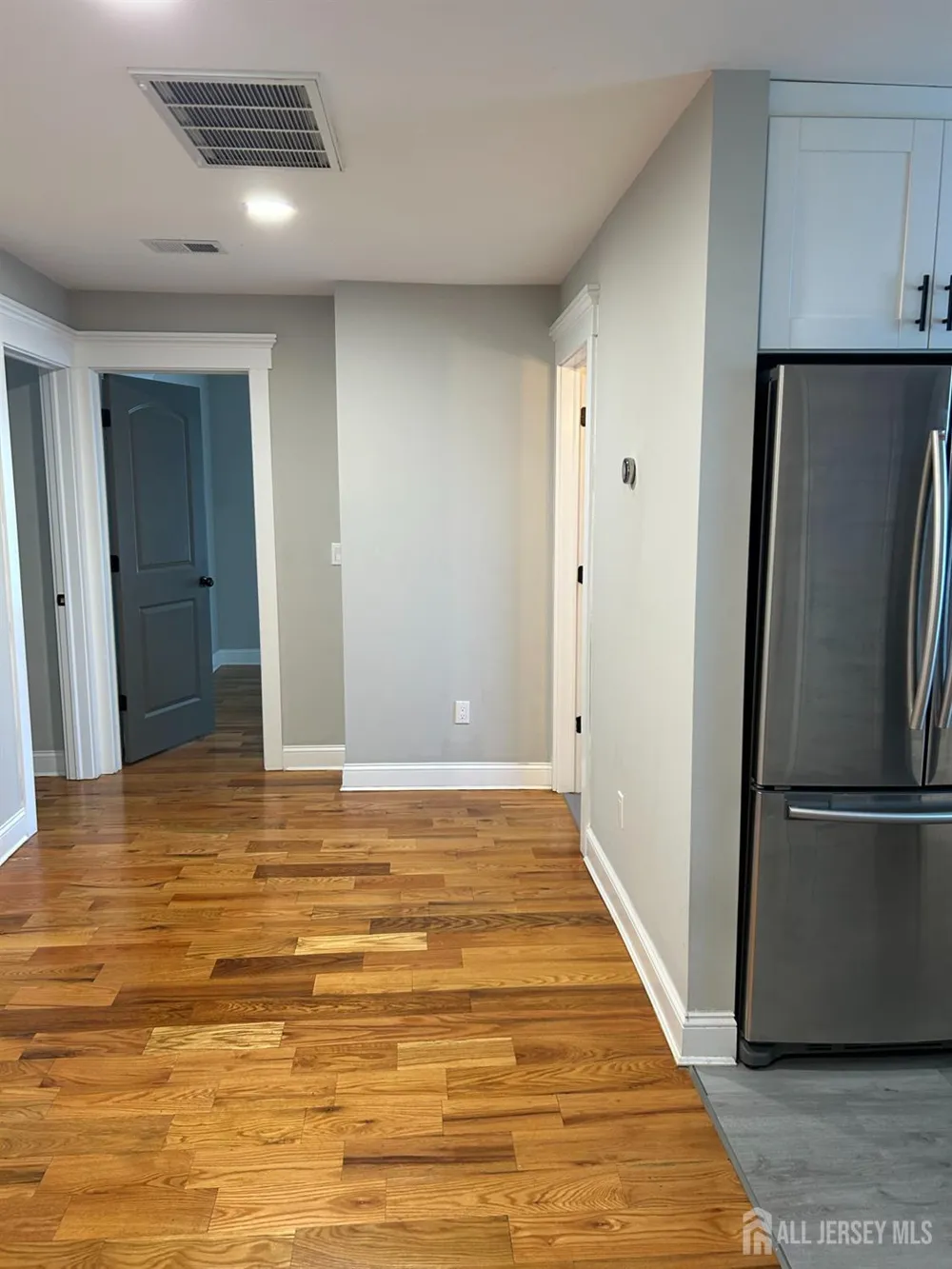 415 E 3RD AVENUE Roselle, NJ 07203