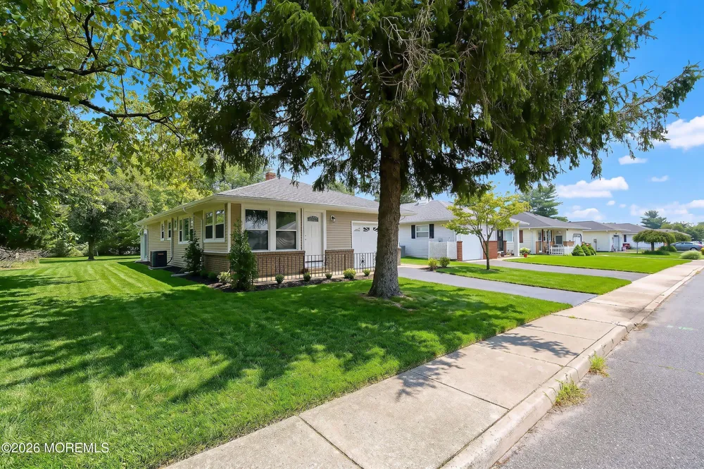 549 Jamaica Boulevard Toms River, NJ 08757