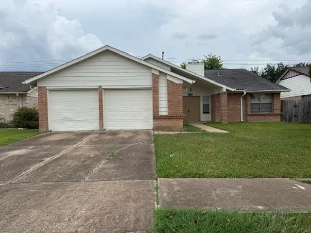 11323 Mulholland Dr Stafford, TX 77477
