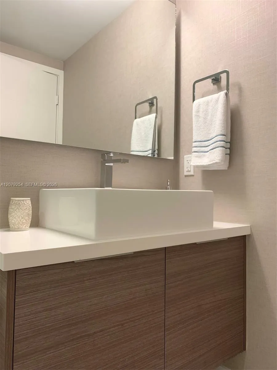 1010 SW 2nd Ave #1601 Miami, FL 33130