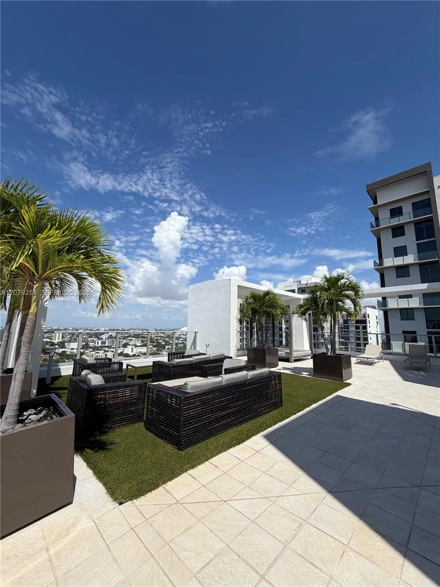 1010 SW 2nd Ave #1601 Miami, FL 33130