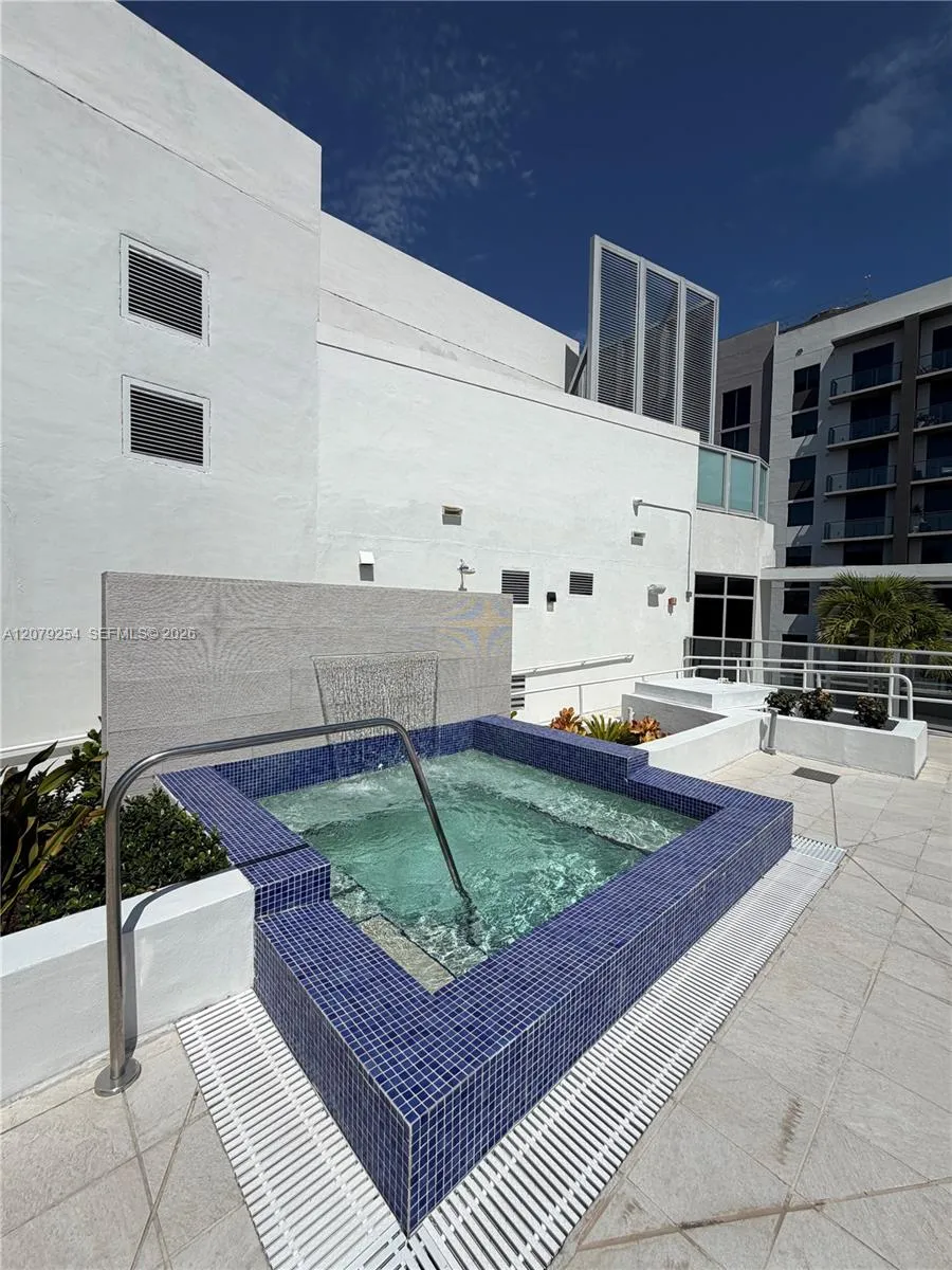 1010 SW 2nd Ave #1601 Miami, FL 33130