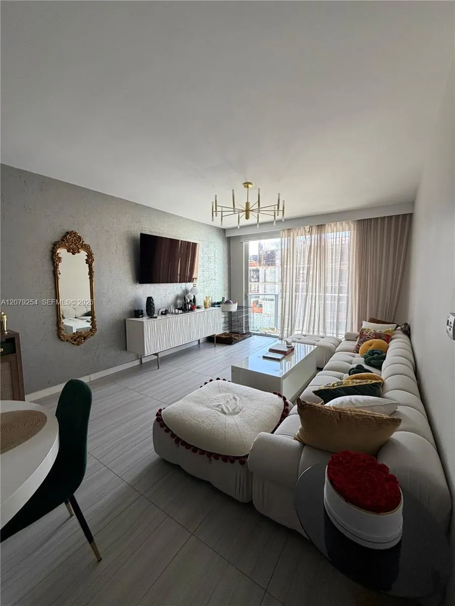 1010 SW 2nd Ave #1601 Miami, FL 33130