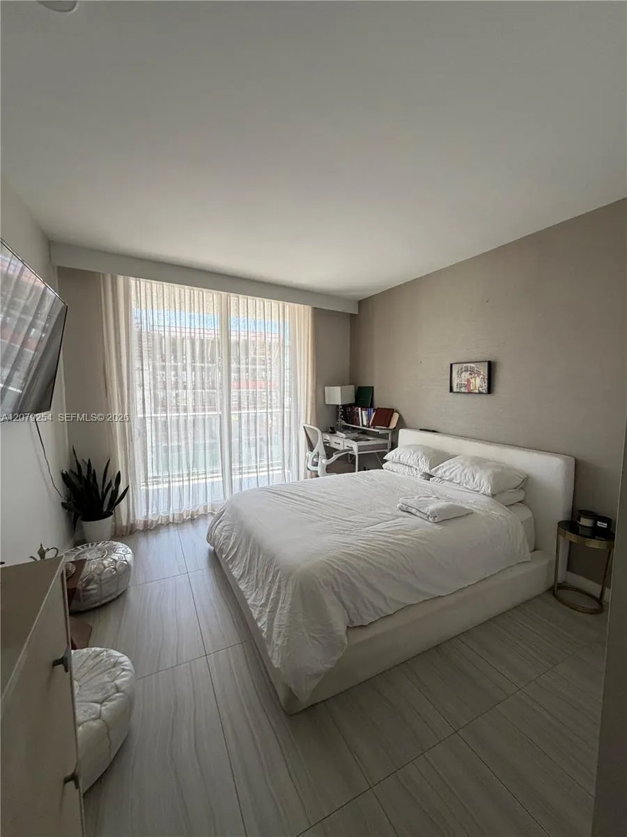 1010 SW 2nd Ave #1601 Miami, FL 33130