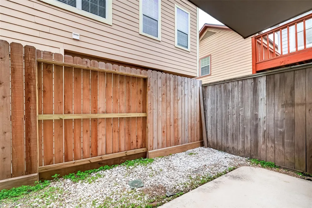 5972 Kansas Street Houston, TX 77007