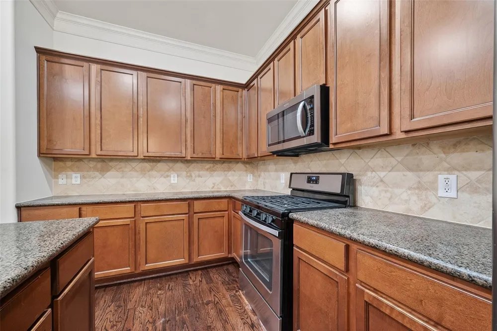 5972 Kansas Street Houston, TX 77007