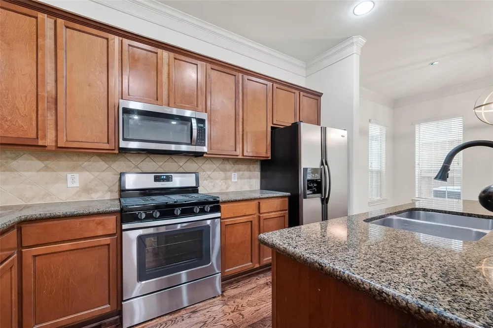 5972 Kansas Street Houston, TX 77007