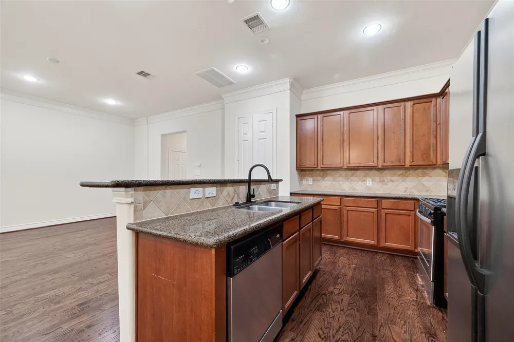 5972 Kansas Street Houston, TX 77007