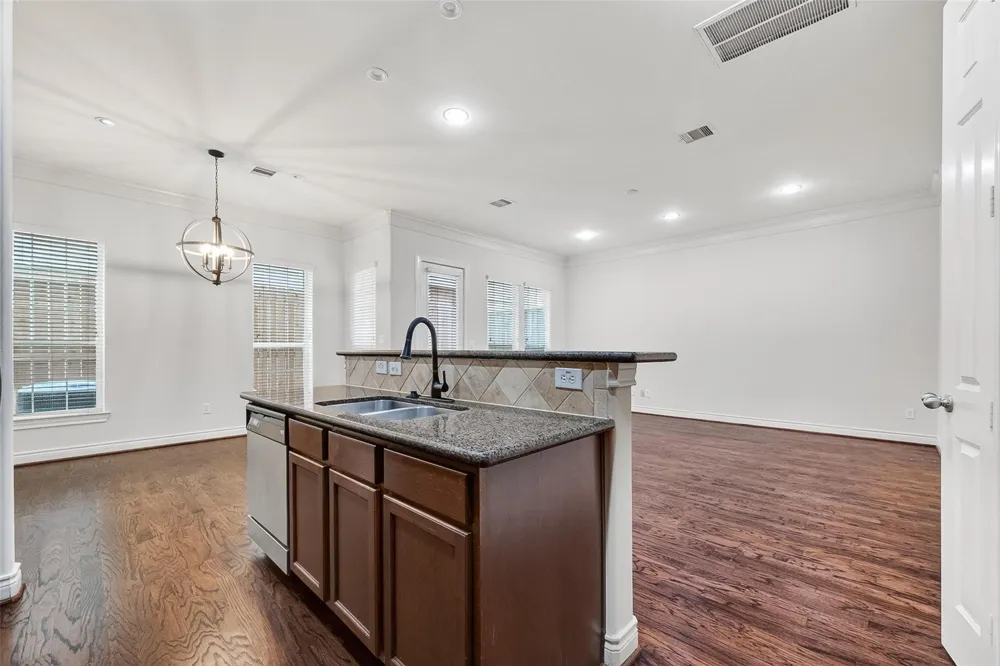 5972 Kansas Street Houston, TX 77007