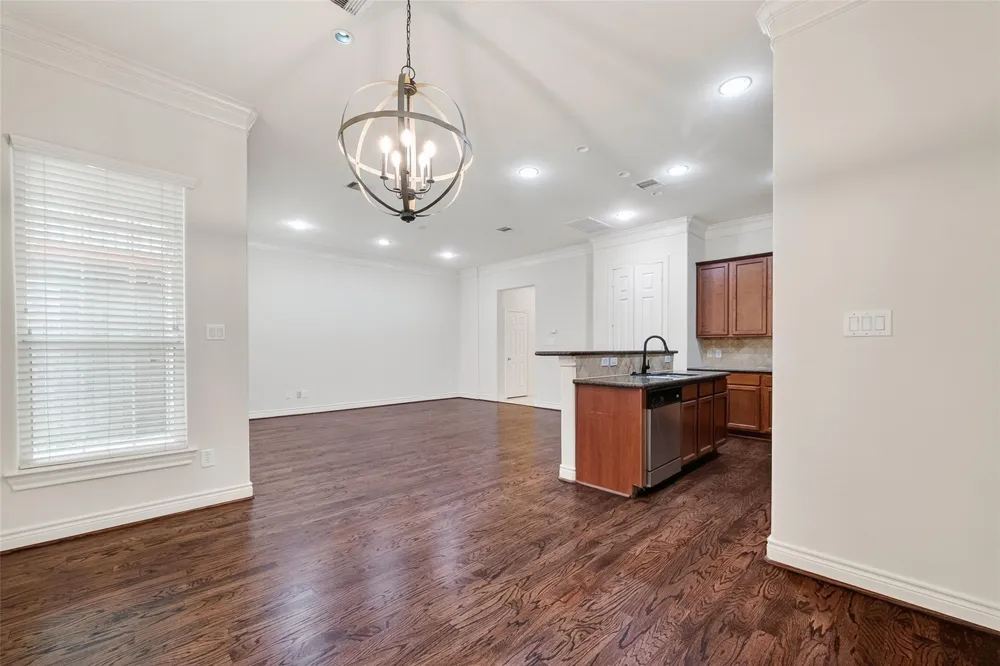 5972 Kansas Street Houston, TX 77007
