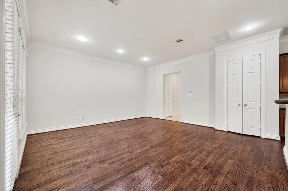 5972 Kansas Street Houston, TX 77007