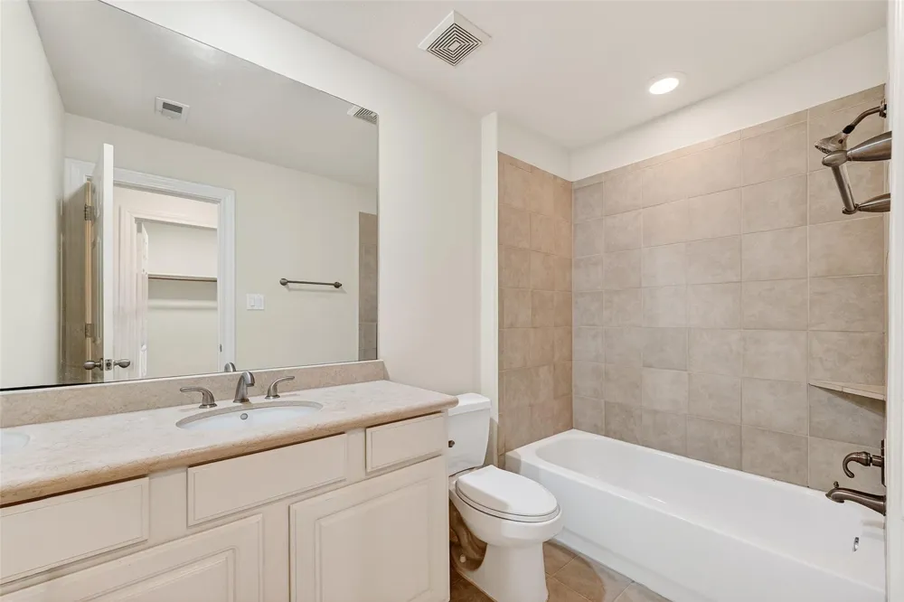 5972 Kansas Street Houston, TX 77007