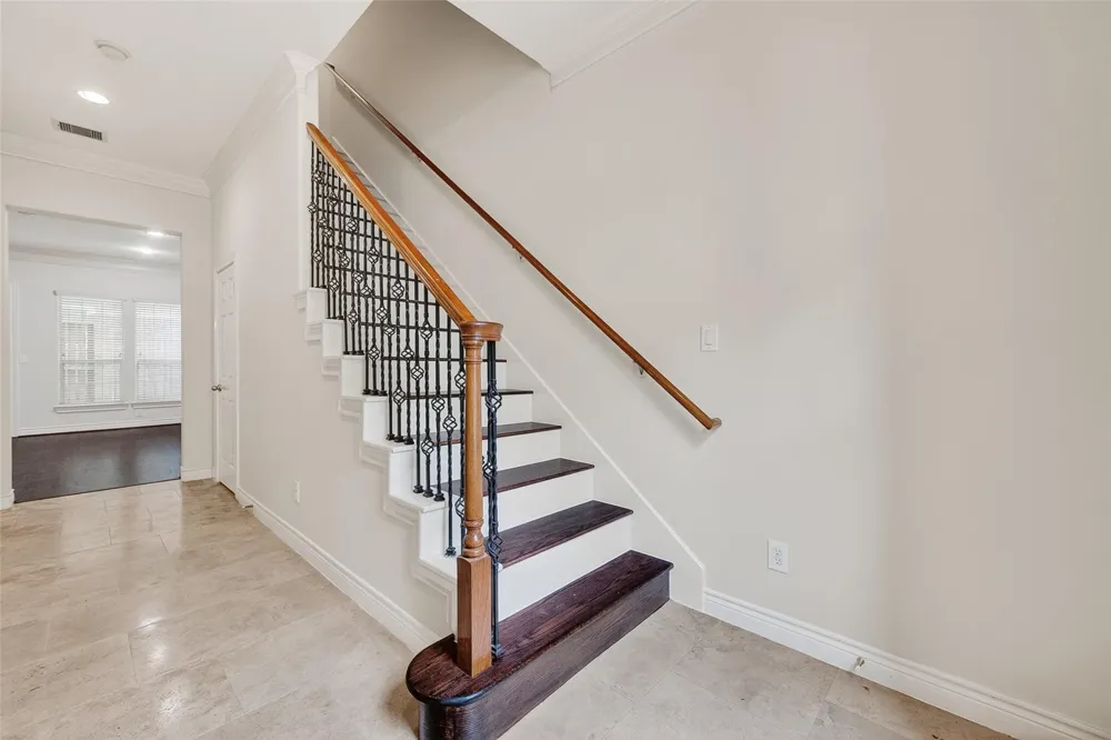 5972 Kansas Street Houston, TX 77007