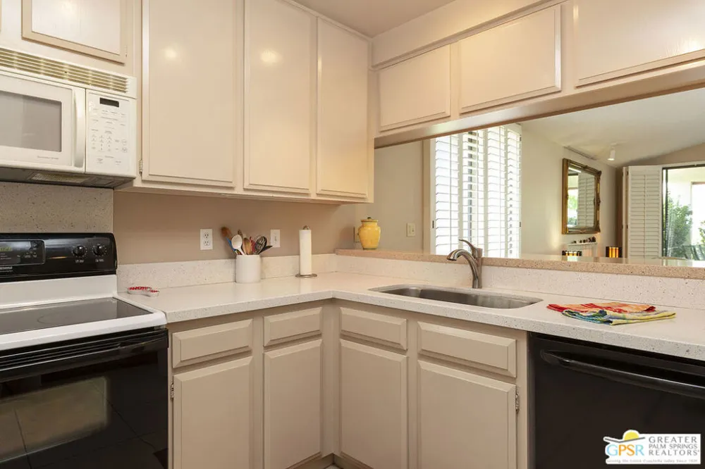 1125 S La Verne Way Palm Springs, CA 92264