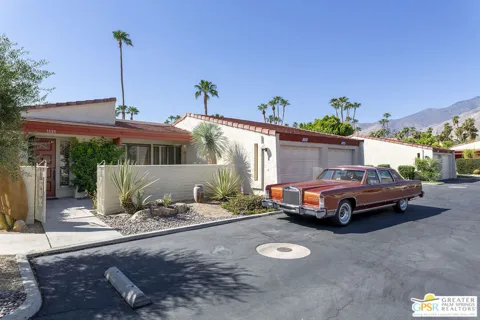 1125 S La Verne Way