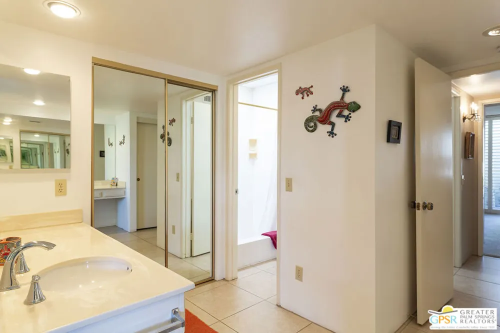 1125 S La Verne Way Palm Springs, CA 92264