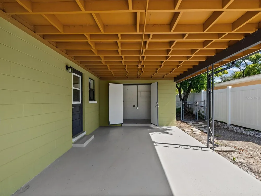 7002 THRASHER DRIVE Tampa, FL 33610