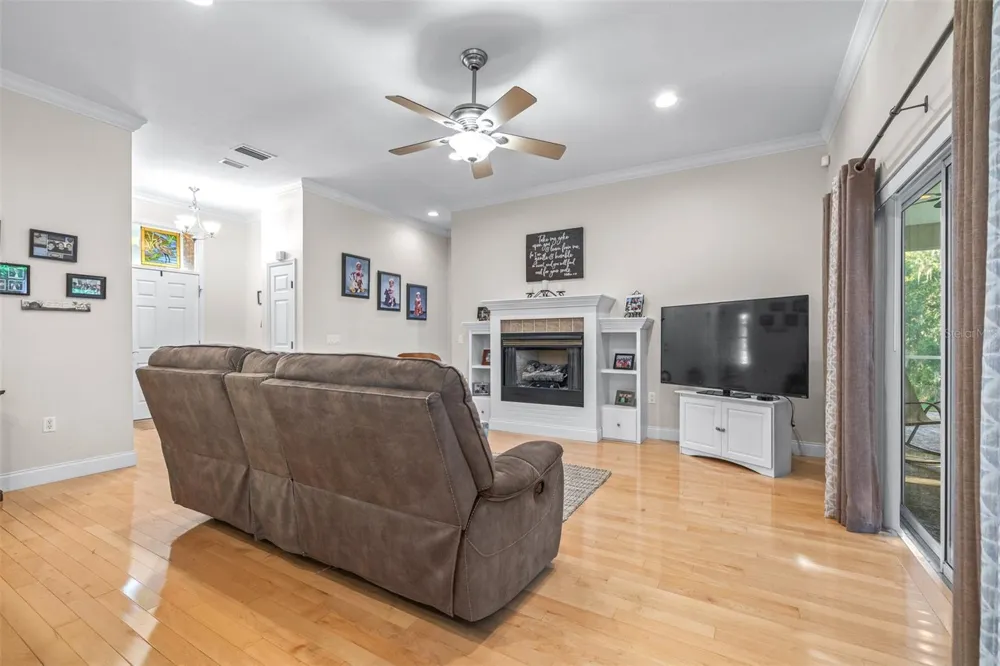 1016 S LAKE MARIAM DRIVE Winter Haven, FL 33884