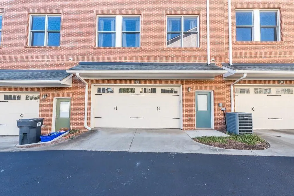 745 Fountainhead Lane NE #130 Atlanta, GA 30324