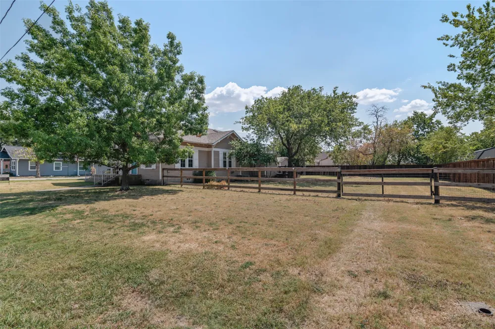 700 Elm Street Sanger, TX 76266