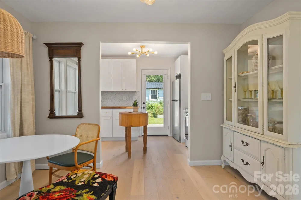 1042 Old US 70 Hwy Highway Black Mountain, NC 28711