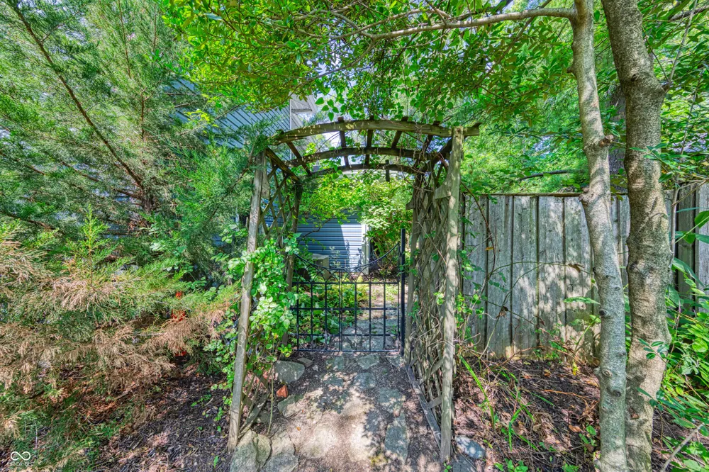 3116 W Torquay Road Muncie, IN 47304