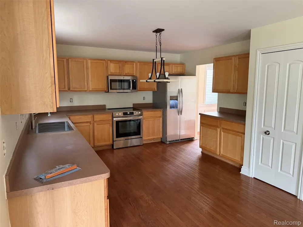7137 Cambridge Drive Romulus City, MI 48174