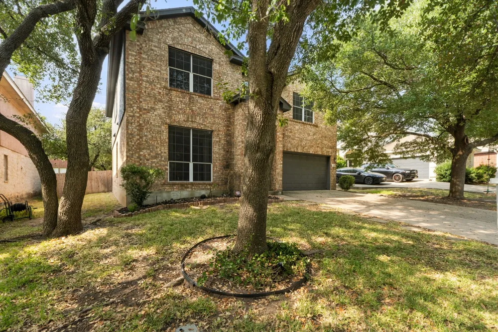 2315 Arnie Lane Round Rock, TX 78664