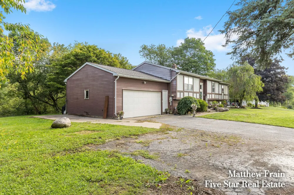 3395 12 Mile Road NW Sparta, MI 49345